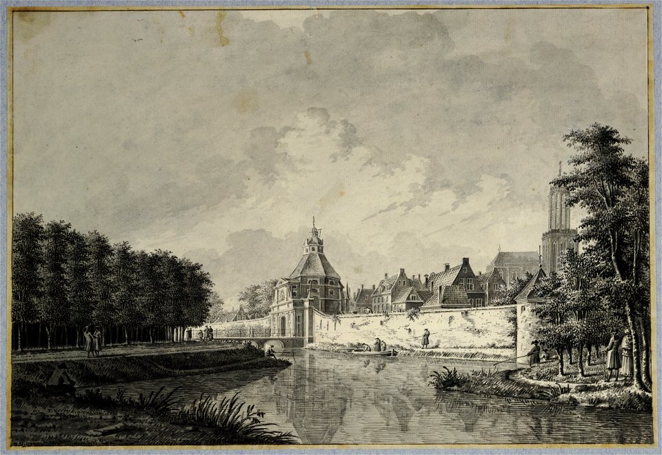 HUA-30866-Gezicht vanaf de singel over de stadsbuitengracht op de stadswal te Utrecht uit het noorden met links de singel in het midden de Wittevrouwenpoort en 