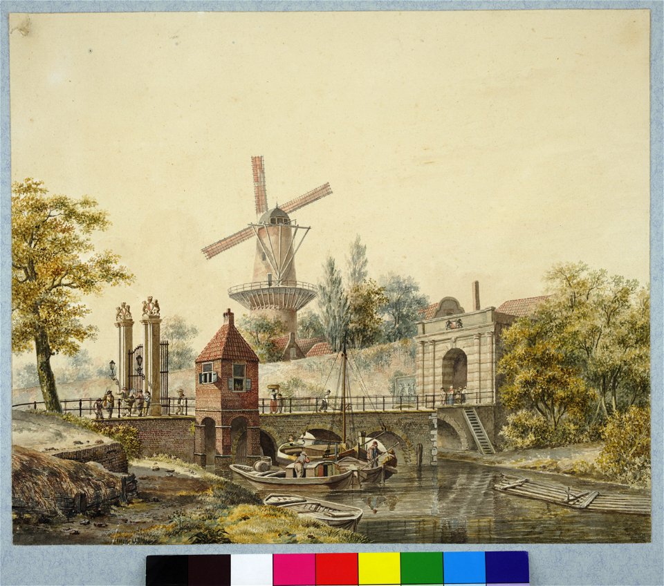 HUA-30915-Gezicht over de stadsbuitengracht op de stadswal te Utrecht met de Tolsteegpoort en brug en op de achtergrond de molen op de Bijlhouwerstoren