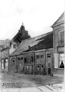 HUA-30673-Gezicht op het koetshuis en een gedeelte van de zijgevel aan de Keistraat van het huis De Krakeling Achter St Pieter 8 te Utrecht uit het zuidwestenNB