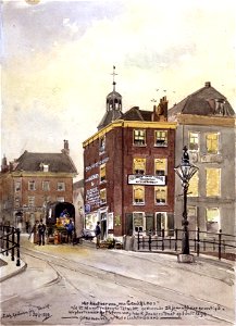 HUA-31658-Gezicht op de St Maartensbrug over de Oudegracht te Utrecht uit het oosten met het hoekhuis van de Choorstraat en op de achtergrond het hoekhuis van d