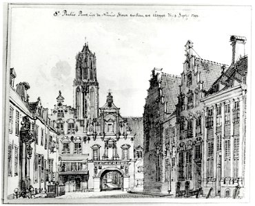 HUA-35569-Gezicht in de Lange Nieuwstraat te Utrecht met de poort van de St Paulusabdij de Pauluspoort en daarachter de Domtoren uit het zuiden