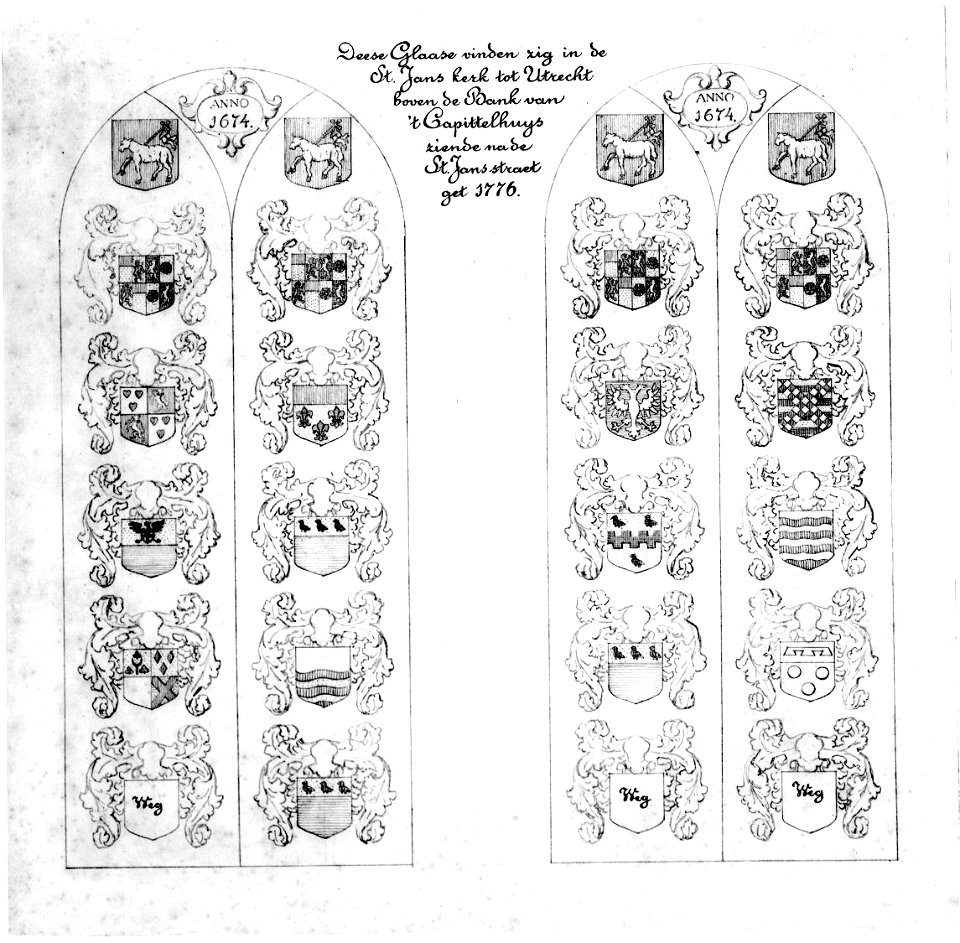 HUA-31134-Interieur van de Janskerk te Utrecht afbeelding van de twee geschilderde glasramen in de noordelijke gevel van het noordertransept met de wapens van d