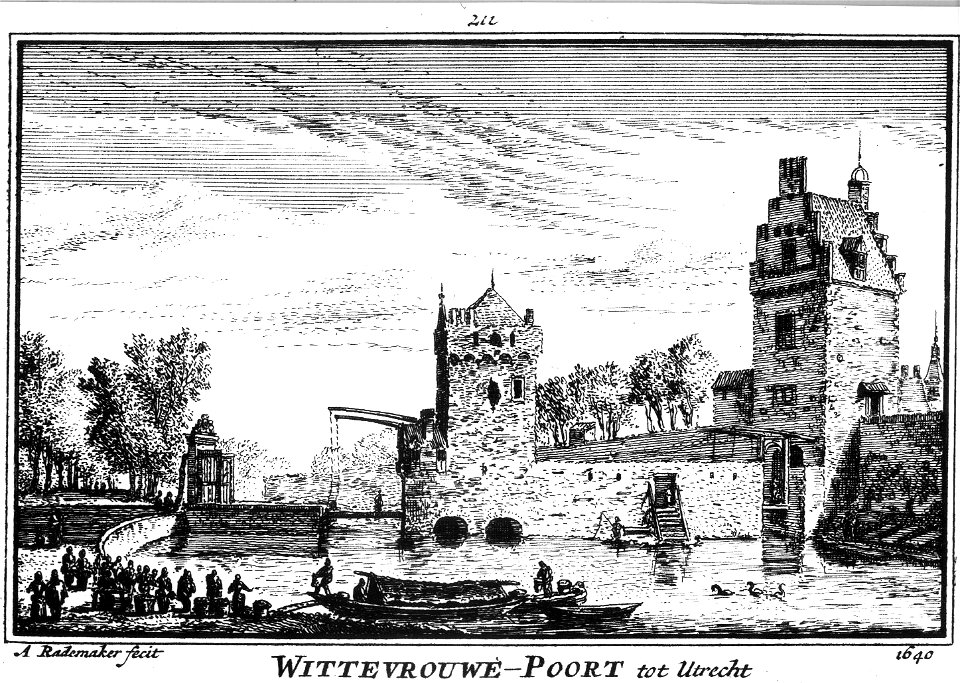 HUA-36584-Gezicht op de Wittevrouwenpoort te Utrecht uit het noorden bestaande uit het toegangshek de voorpoort de brug en de hoofdpoort met aan weerszijden de 
