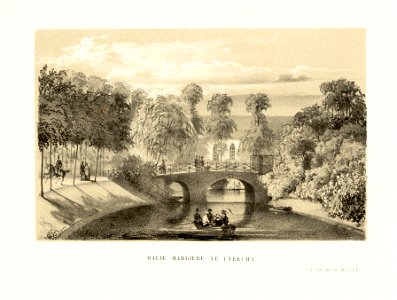 HUA-36874-Gezicht over de stadsbuitengracht te Utrecht op de Maliebrug uit het noordoosten met op de achtergrond het Leeuwenberggasthuis