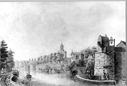 HUA-36413-Gezicht over de stadsbuitengracht op de stadswal te Utrecht uit het noordoosten met rechts het bastion Zonnenburg links daarvan de toren op het St Ser
