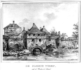 HUA-36717-Gezicht over de stadsbuitengracht op de stadswal te Utrecht met de uitmonding van de Plompetorengracht en rechts daarvan de gedeeltelijk afgebroken st