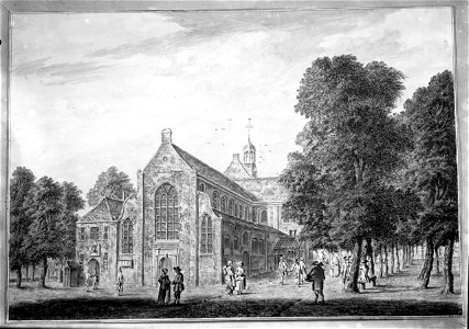 HUA-37197-Gezicht op de Janskerk op het Janskerkhof te Utrecht uit het zuidwesten met links van de kerk het gebouwtje van de Hoofdwacht