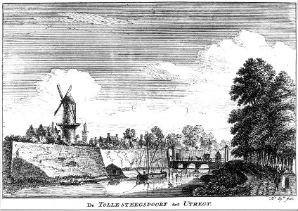 HUA-36371-Gezicht vanaf de singel over de stadsbuitengracht te Utrecht op het bastion Sterrenburg en de molen op de Bijlhouwerstoren uit het zuidwesten met rech