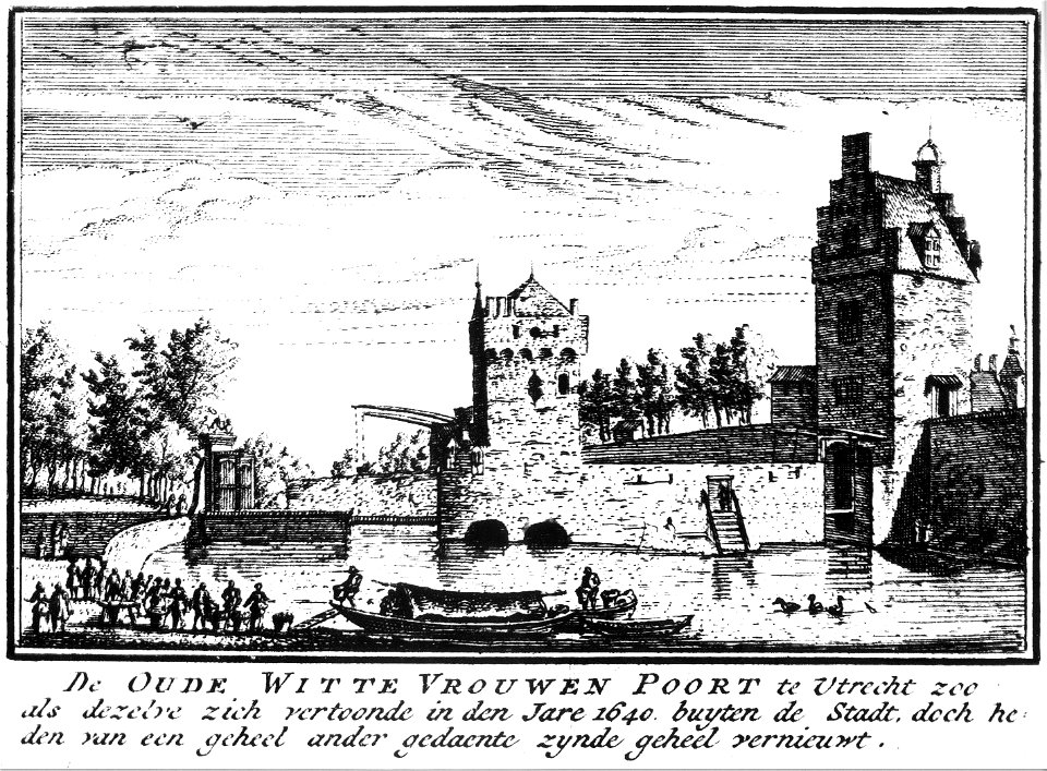 HUA-36585-Gezicht op de Wittevrouwenpoort te Utrecht uit het noorden bestaande uit het toegangshek de voorpoort de brug en de hoofdpoort met aan weerszijden de 