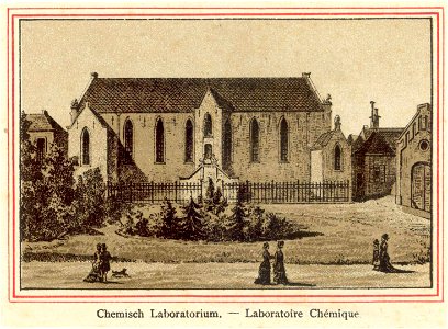 HUA-38432-Gezicht vanaf de stadswal te Utrecht op de voorgevel van het Chemisch Laboratorium Leeuwenbergh Servaasbolwerk A 1056 te UtrechtNB Het adres Servaasbo