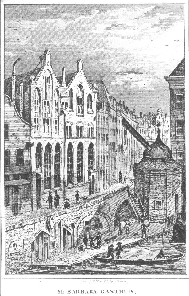 HUA-38307-Gezicht op de Oudegracht te Utrecht met de dubbele voorgevel van het St Barbara en St Laurensgasthuis en de stadskraan uit het westenNB Het gasthuis s