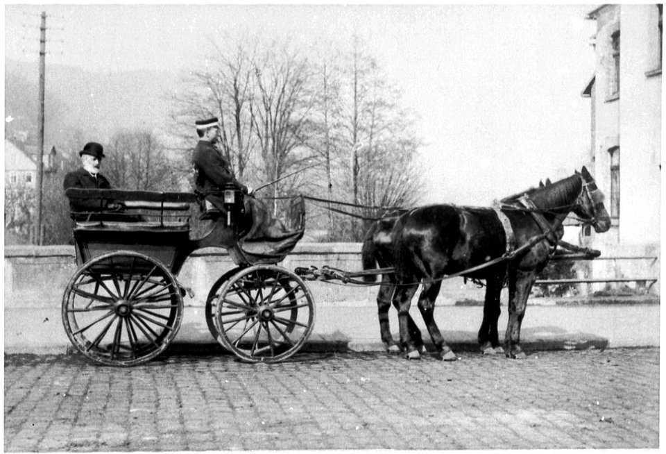 Victor Hüter mit Pferdekutsche vor 1898