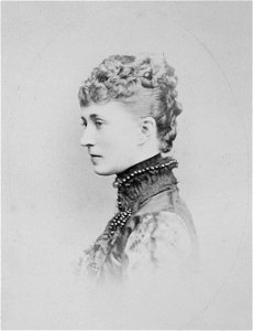 Hélène Standish (1847-1933) B