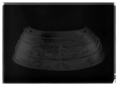 Höftbetäckning till Gustav II Adolfs tornerrustning, Sverige 1620-tal - Livrustkammaren - 26957-negative
