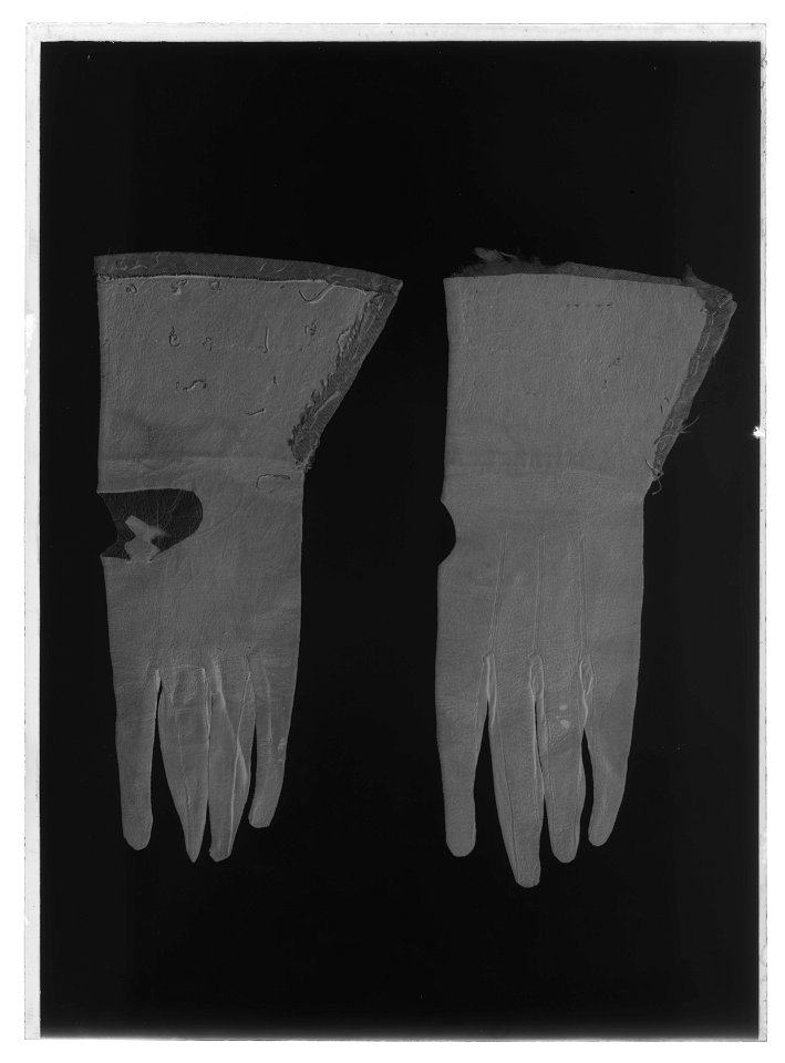 Höger handske - Livrustkammaren - 70141-negative