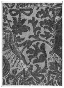 Hästtäcke ur en serie av sex (6042-6047) tillhörande drottning Kristinas kröningskaross med trofémotiv - Livrustkammaren - 27679-negative. Free illustration for personal and commercial use.