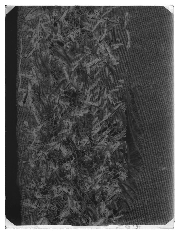 Jacka av brunaktigt grå eller olivfärgad yllerips eller kamlott. Tillhört Karl X Gustav (1622-1660) - Livrustkammaren - 19701-negative