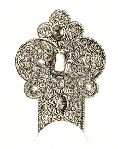 Jahrbuch MZK Band 03 - Metropolitankirche Gran - Fig 07 Altarkreuz Detail Vorderseite