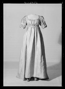 Kröningsklänning tillhörande Hedvig Elisabeth Charlotta - Livrustkammaren - 27076