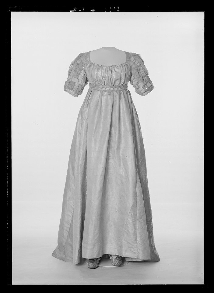 Kröningsklänning tillhörande Hedvig Elisabeth Charlotta - Livrustkammaren - 18514