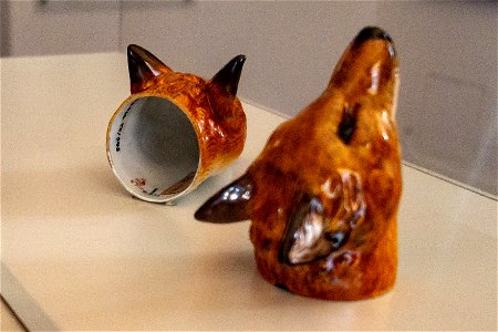 Königliche Porzellan Manufaktur Berlin-Zwei Fuchsköpfe als Willkomm-4817