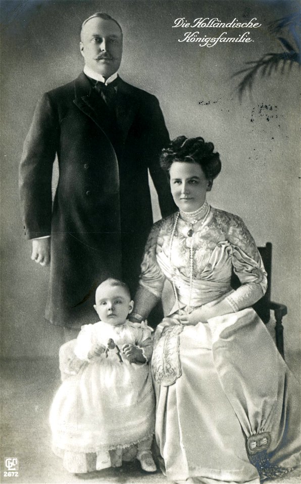 Königin Wilhelmina mit Familie