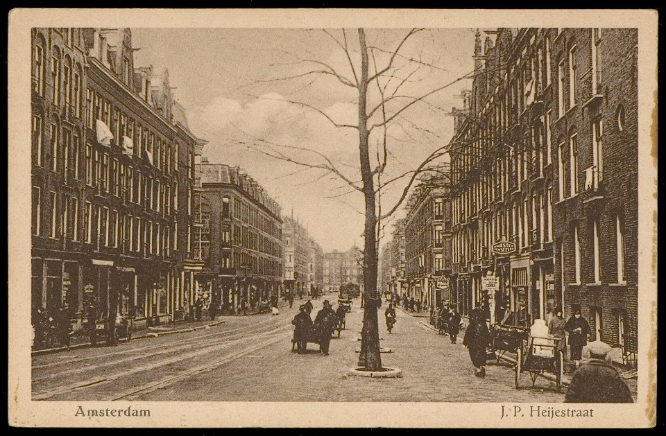 Jan Pieter Heijestraat gezien naar de Overtoom. Uitgave Luxe Papierwarenhandel v.j. Roukes & Erhart, Baarn, Afb PBKD00020000006