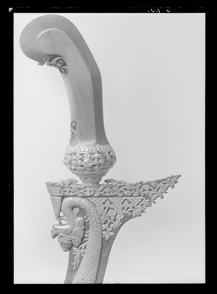 Javanesisk kris, Sumatra-typ, med två baljor nr 5029-5031 och etui 5028, Surakarta 1835 - Livrustkammaren - 43854