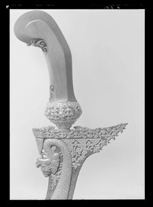 Javanesisk kris, Sumatra-typ, med två baljor nr 5029-5031 och etui 5028, Surakarta 1835 - Livrustkammaren - 43854