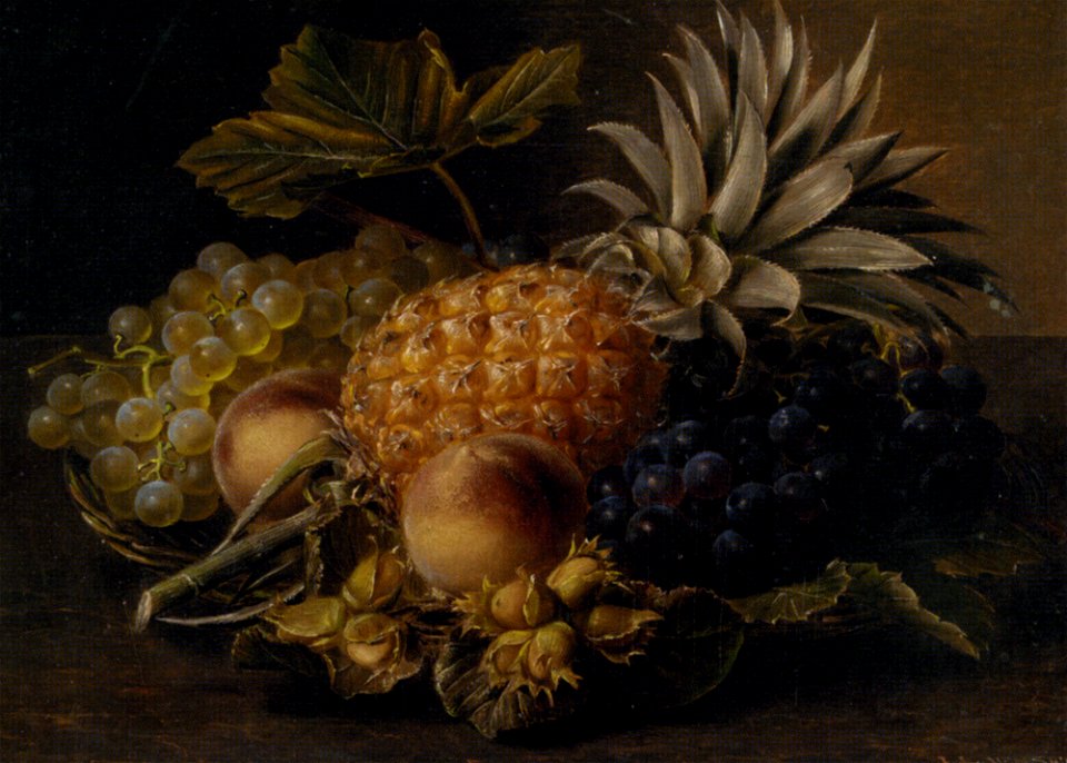 Jensen Fruits and hazelnuts in a basket
