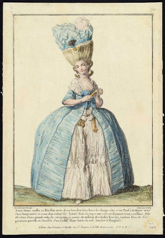 Jeune Dame coeffée au Hérisson avec deux boucles