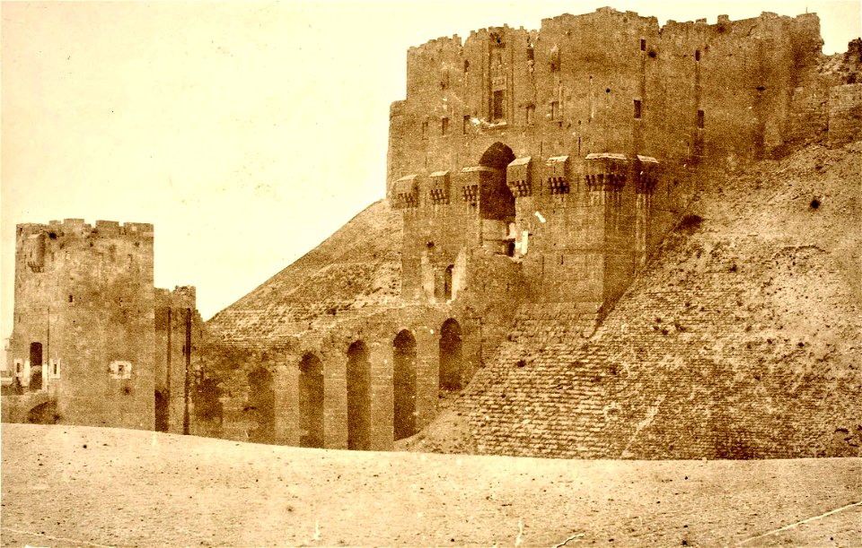 John Henry Haynes. Gate of castle of Aleppo (id.13993458)