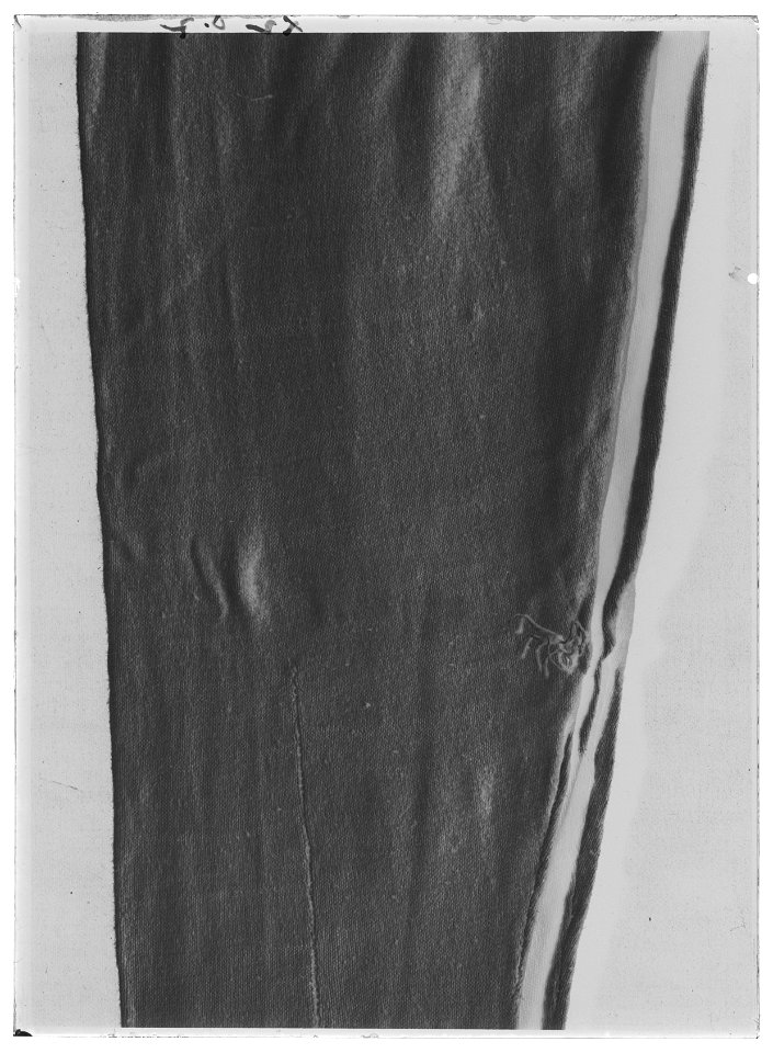 Kalsonger burna av Gustav IV Adolf, tillsammans med uniform, på revolutionsdagen den 13 mars 1809 - Livrustkammaren - 44723-negative