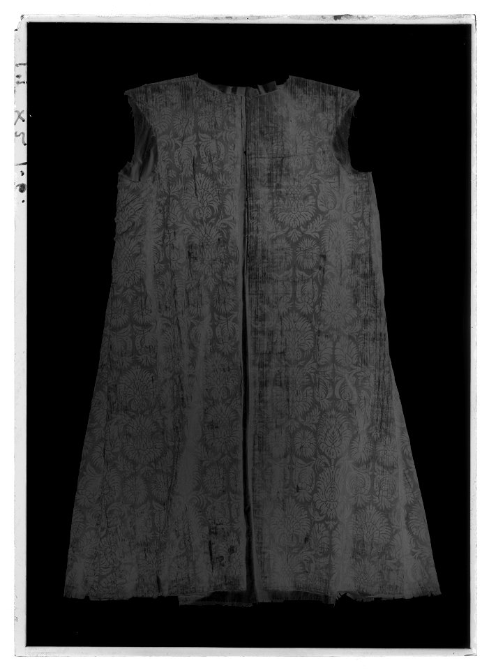 Kappa av svart mönstrad sammet, ca 1611-1632 - Livrustkammaren - 1510-negative
