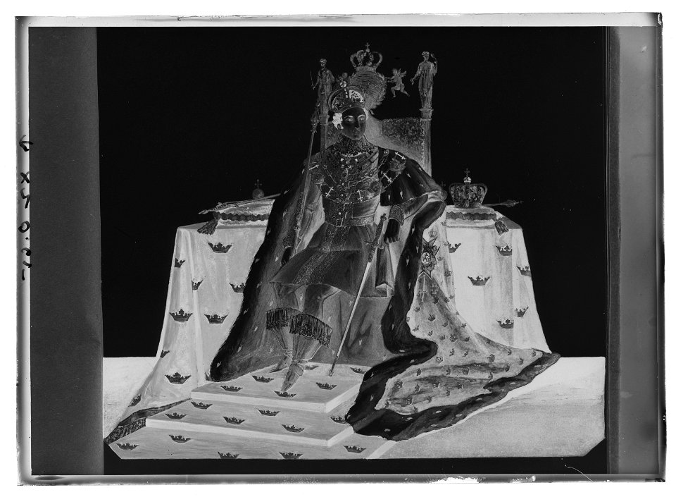 Karl XIV Johan sittande på sin tron A U Schützerkrantz - Livrustkammaren - 78482-negative
