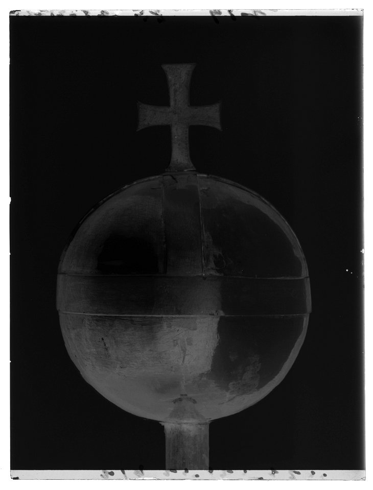 Karl X Gustavs begravningsäpple - Livrustkammaren - 28208-negative