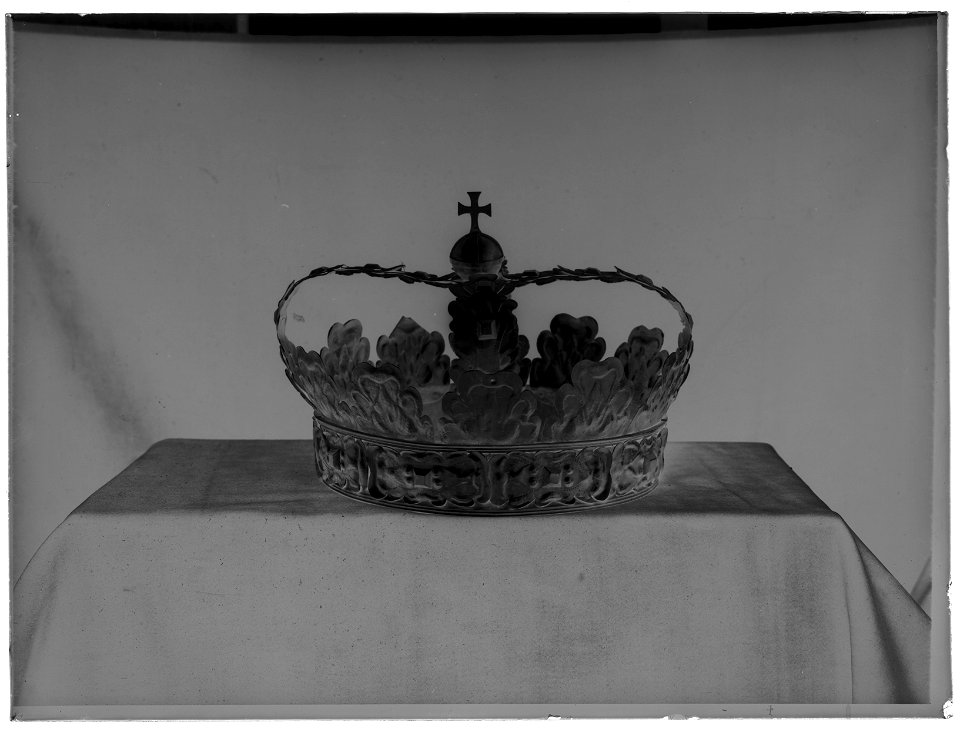 Karl X Gustavs begravningskrona - Livrustkammaren - 59962-negative