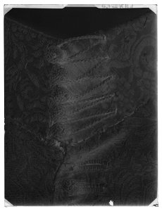 Kasack av scharlakansrött kläde som tillhört Karl X Gustav (1622-1660) - Livrustkammaren - 19706-negative