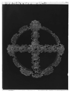 Karl X Gustavs begravningskrona, uppifrån - Livrustkammaren - 79569-negative