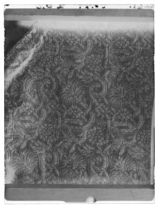 Kasack av scharlakansrött kläde som tillhört Karl X Gustav (1622-1660) - Livrustkammaren - 53906-negative