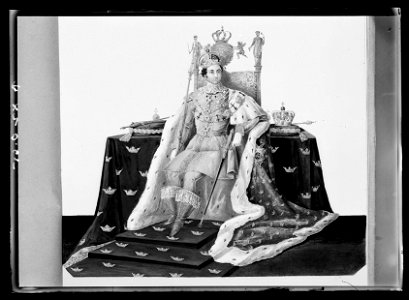 Karl XIV Johan sittande på sin tron A U Schützerkrantz - Livrustkammaren - 78482. Free illustration for personal and commercial use.