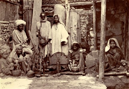 Kashmiri home life, 1895 (Photo 15-10-23)
