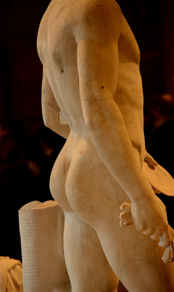 Kassel Apollo (Louvre, Ma 884) détail