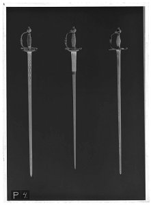 Kavalleriofficersvärja, Sverige. Fäste 1700-talets mitt - Livrustkammaren - 43593-negative