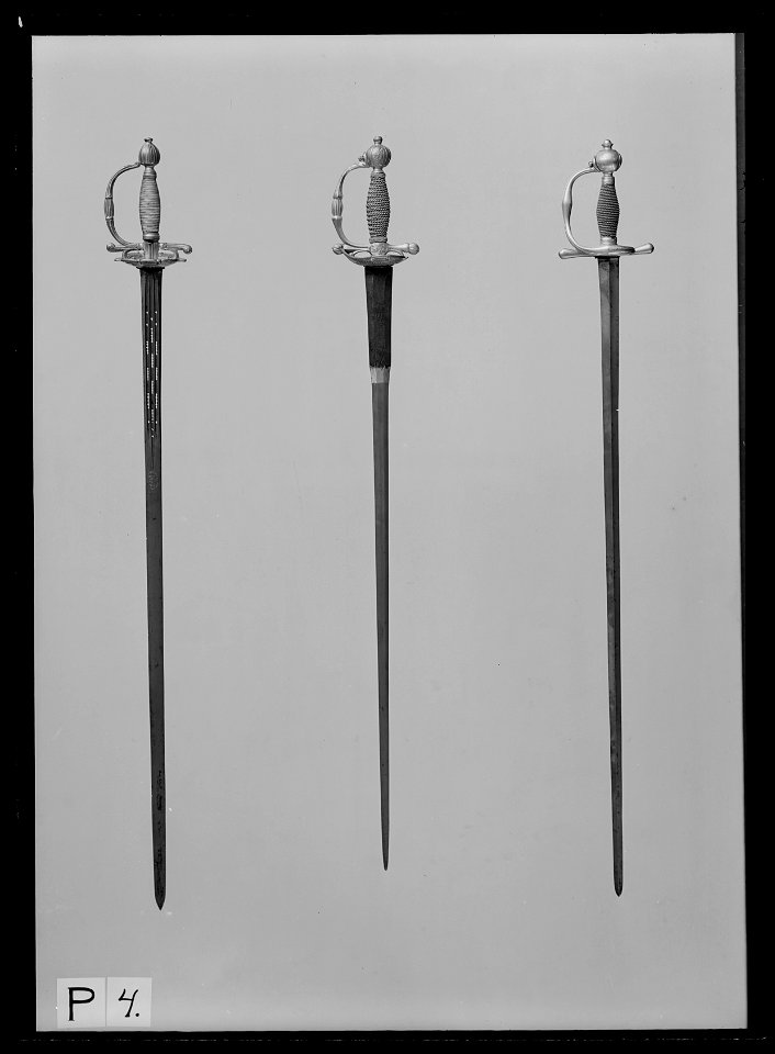 Kavalleriofficersvärja, Sverige. Fäste 1700-talets mitt - Livrustkammaren - 43593