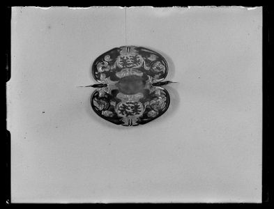 Kavaljersvärja, fäste Japan ca 1730, s.k. Tonkin-arbete eller shakudo, klingan europeisk ca 1730 - Livrustkammaren - 44946