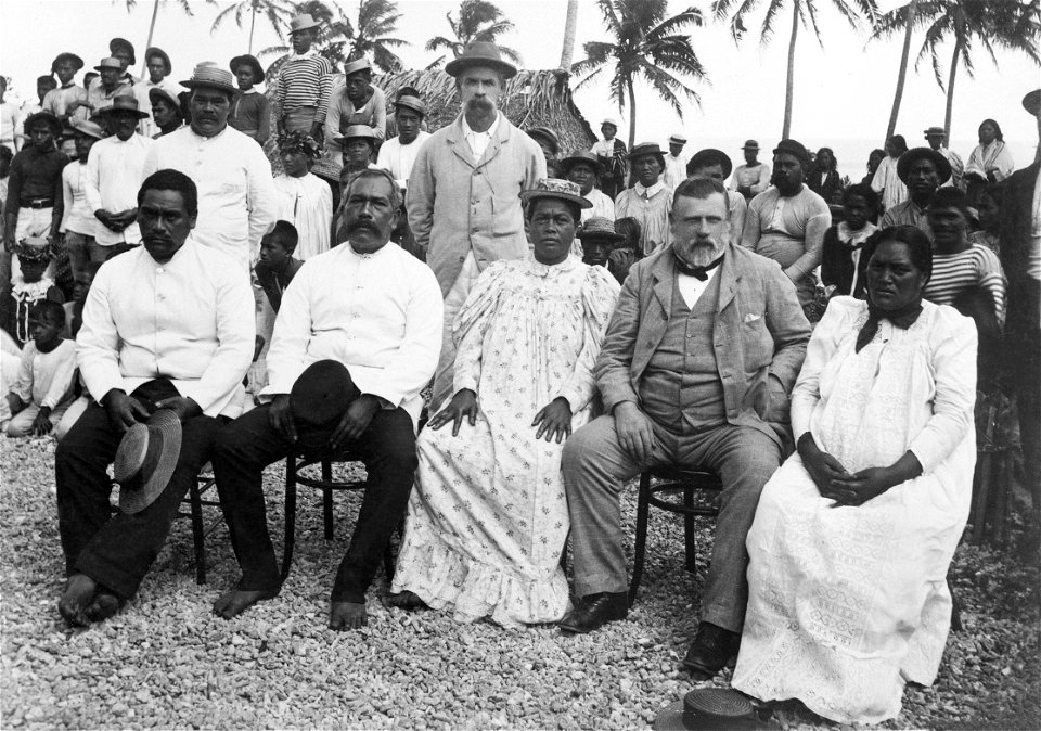 King and Queen of Mangaia with NZ Premier