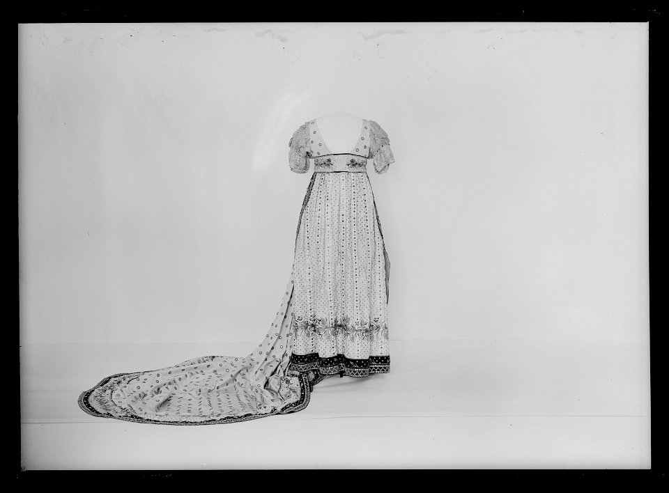 Kjol till prinsessan Sofia Albertinas hovdräkt, robe de cour - Livrustkammaren - 512