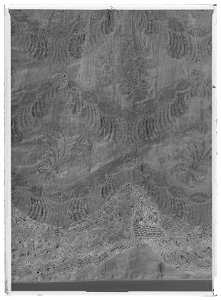 Kjol till hertiginnan Hedvig Elisabeth Charlottas 1759-1818 brudklänning 1774 - Livrustkammaren - 27674-negative