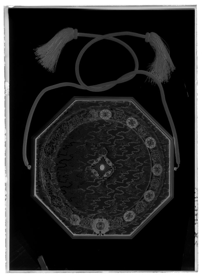 Klenod, Krysantemumorden, Japan (dai-kun-i kiku ka dal dju sho) - Livrustkammaren - 27153-negative